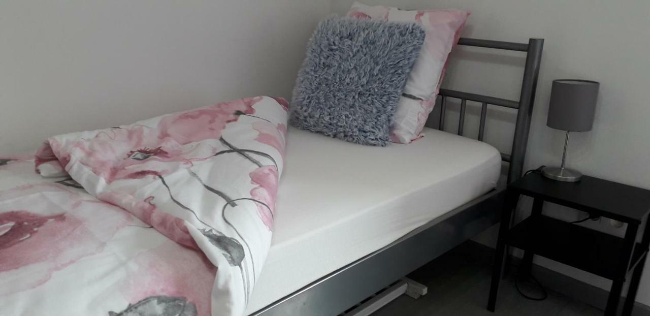 Au Chant Des Roches - Parking - Wifi - Terrasse - Chambres Familiales - Серфонтен Екстер'єр фото